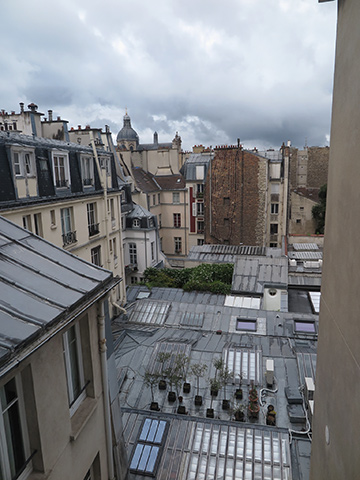 アパルトマンの窓からの眺め