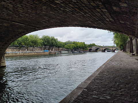 セーヌ川沿い